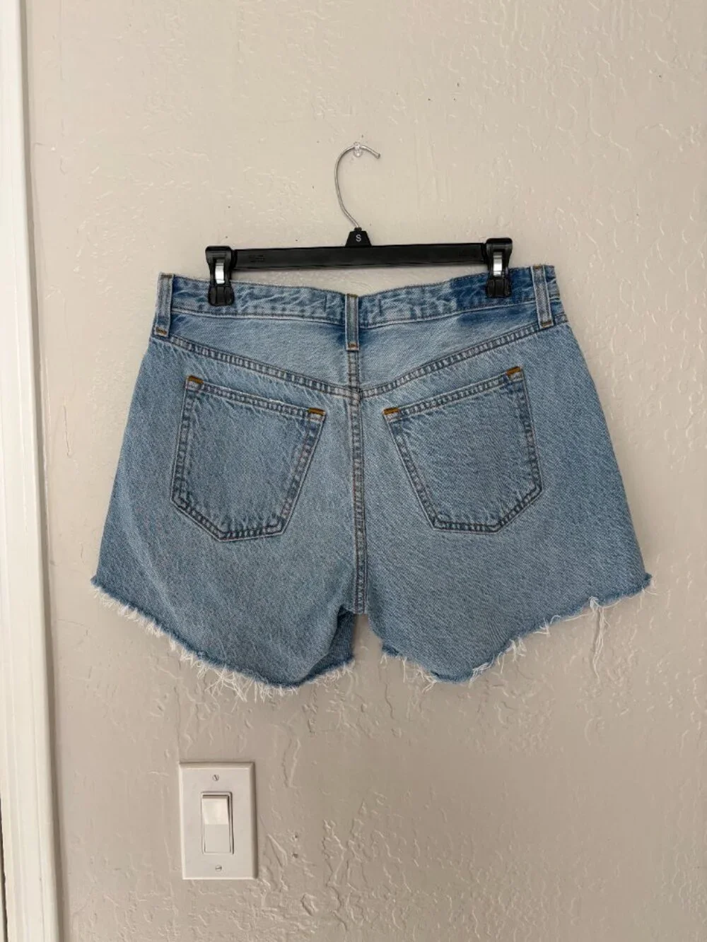 Abercrombie and Fitch The Baggy Short Low Rise Curve Love Denim Shorts Size 27/4